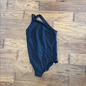 Black One-Shoulder Swimsuit